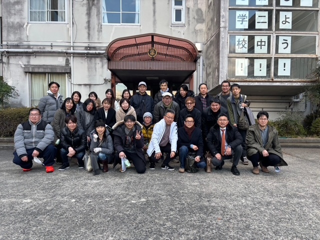 河合第二中学校1990年度卒業生同窓会写真