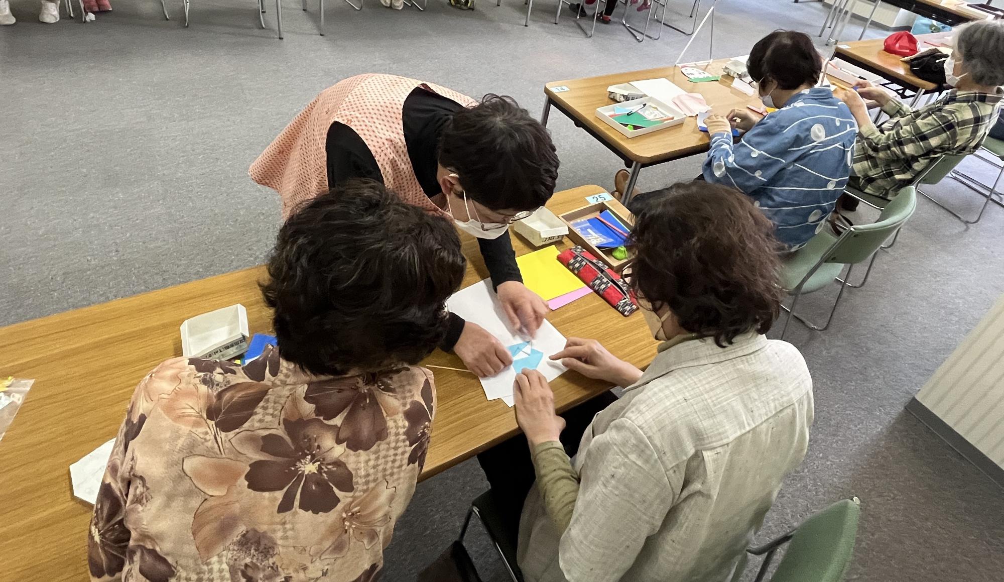 おりがみ教室様子4