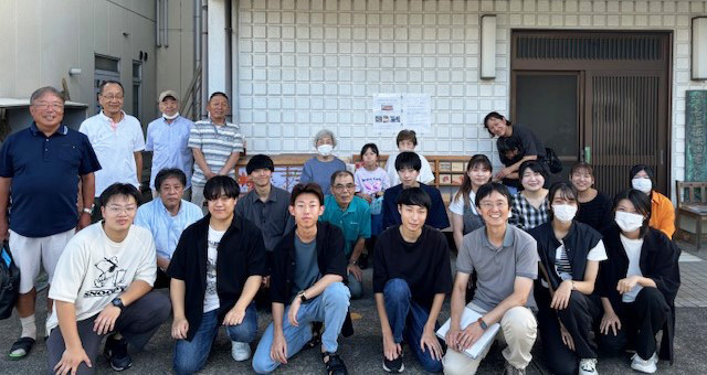住民と学生の集合写真